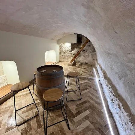 La Loge De L Odeon